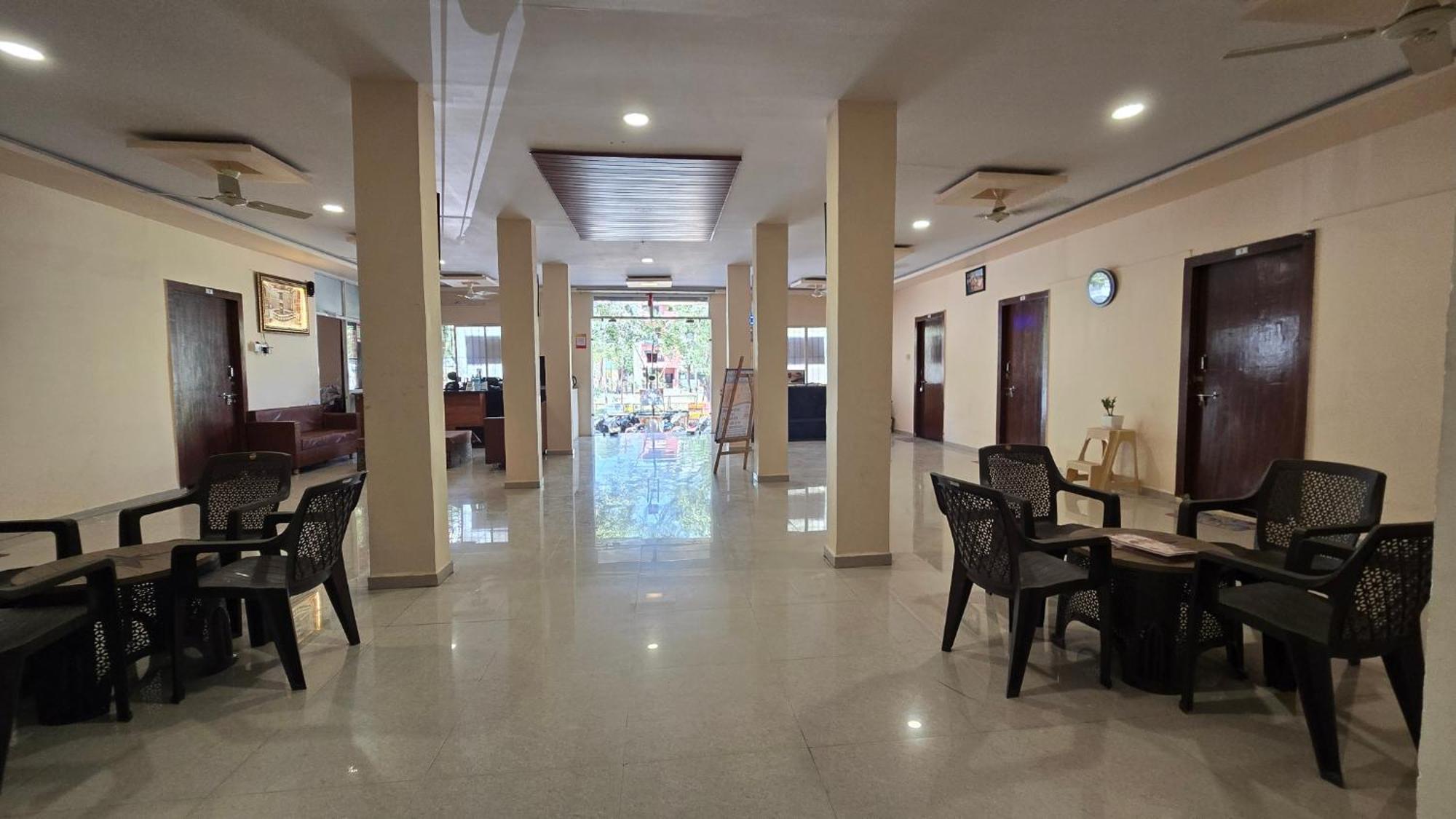 Hotel Maheshwari Green'S Ujjain Dış mekan fotoğraf
