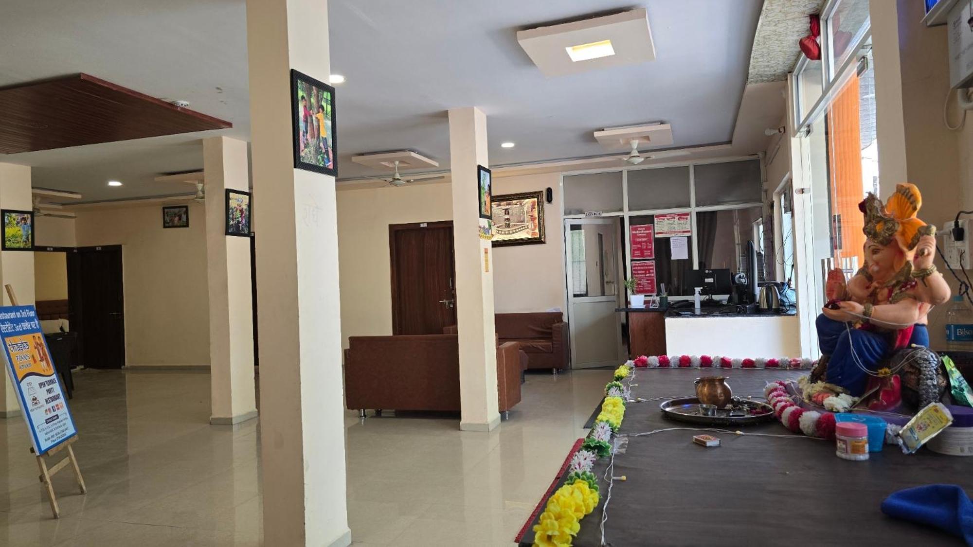 Hotel Maheshwari Green'S Ujjain Dış mekan fotoğraf