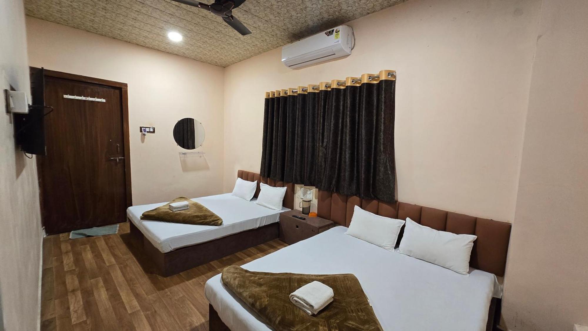 Hotel Maheshwari Green'S Ujjain Dış mekan fotoğraf