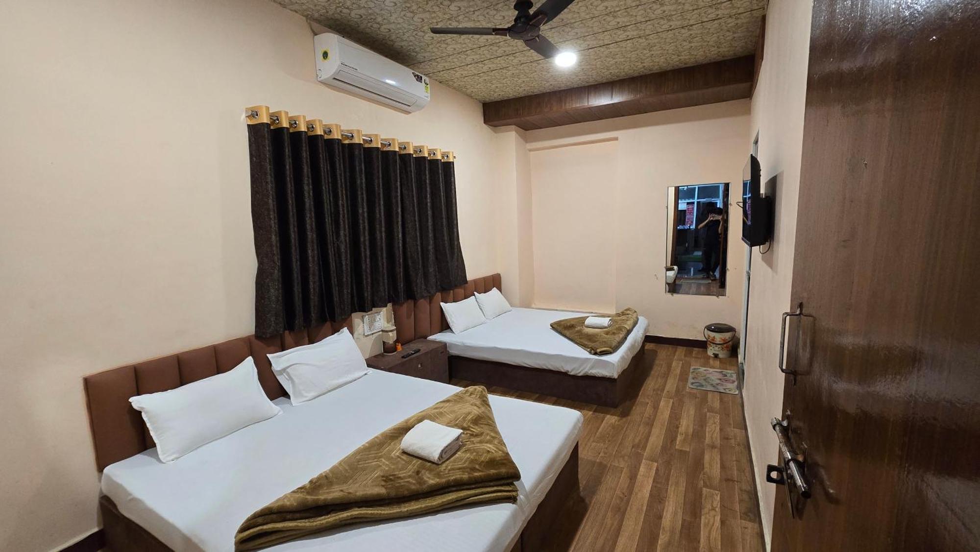 Hotel Maheshwari Green'S Ujjain Dış mekan fotoğraf