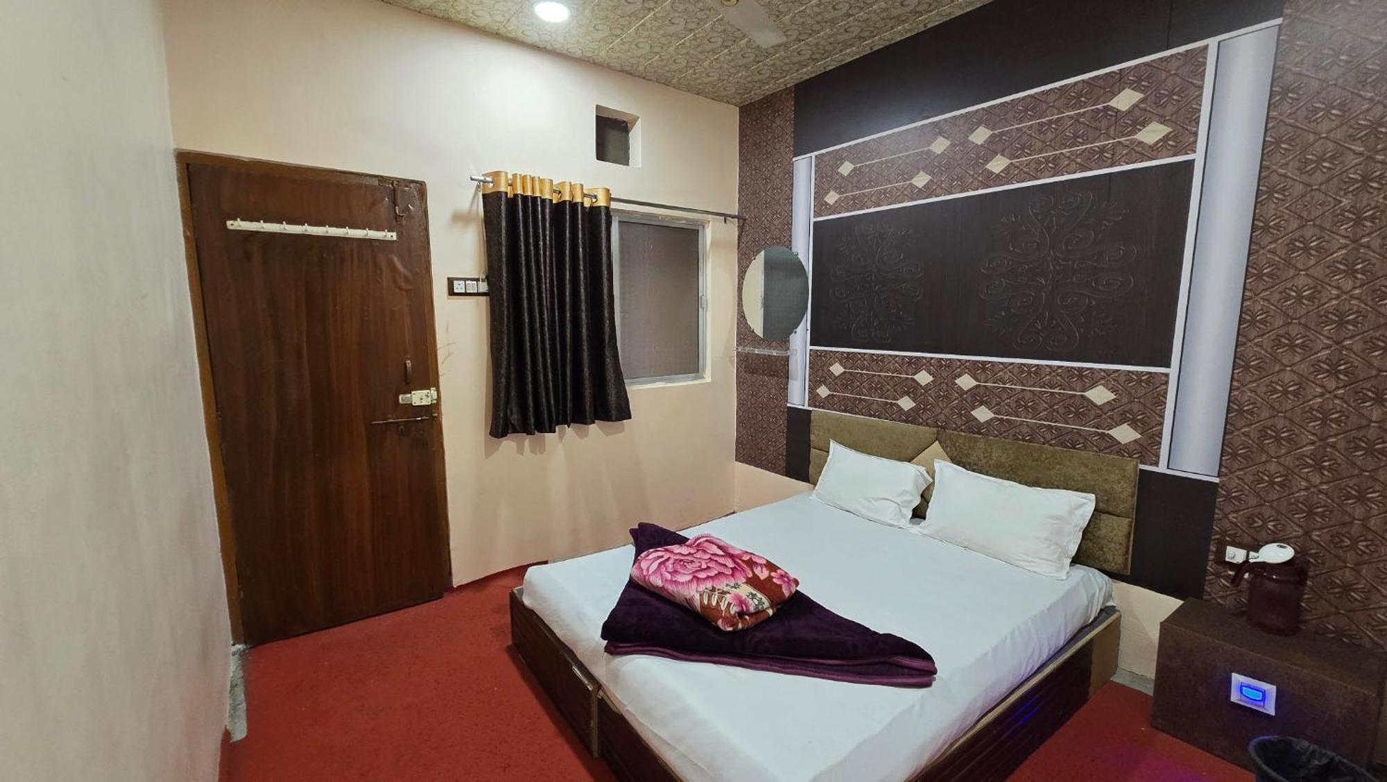 Hotel Maheshwari Green'S Ujjain Dış mekan fotoğraf