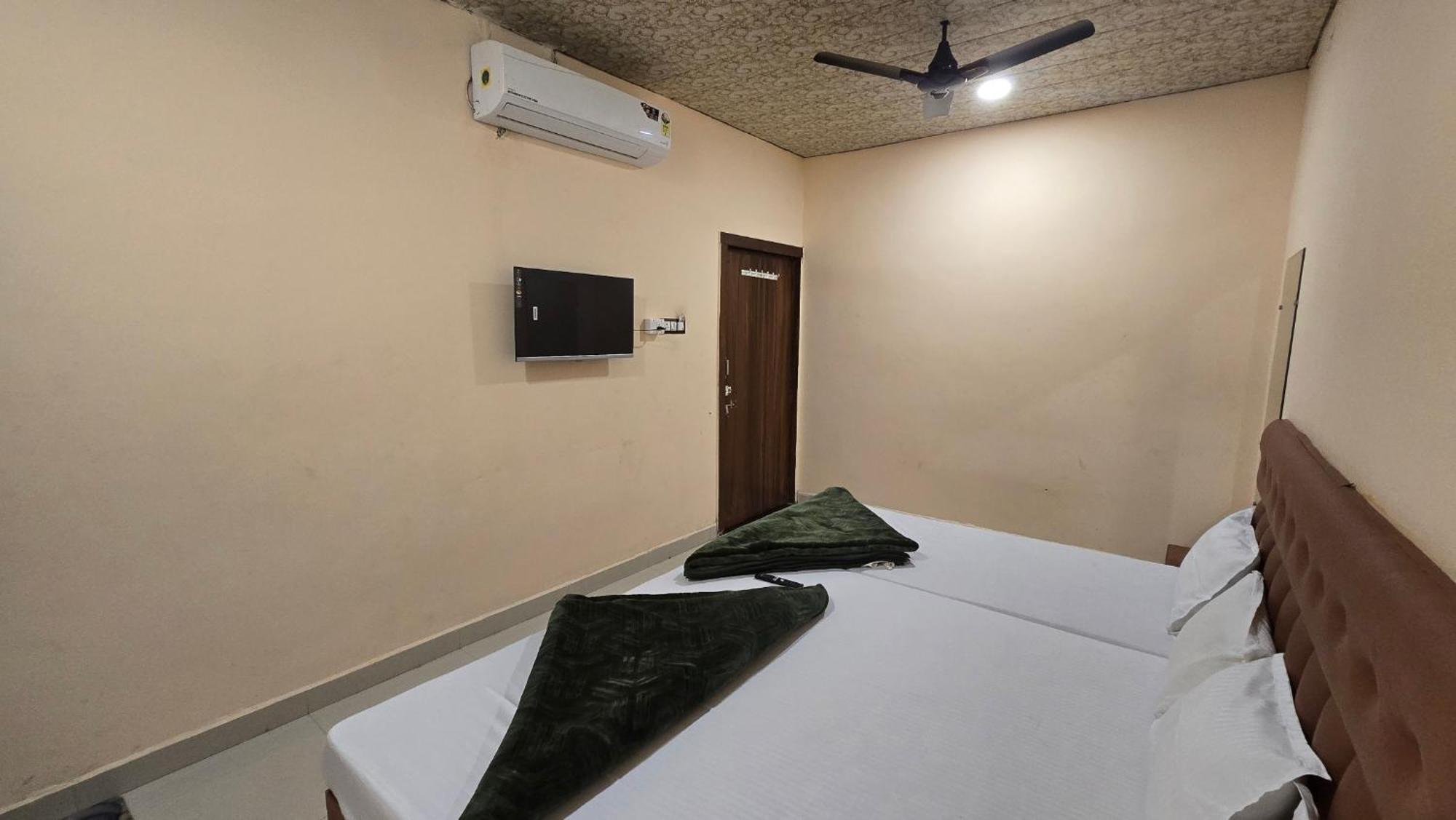 Hotel Maheshwari Green'S Ujjain Dış mekan fotoğraf