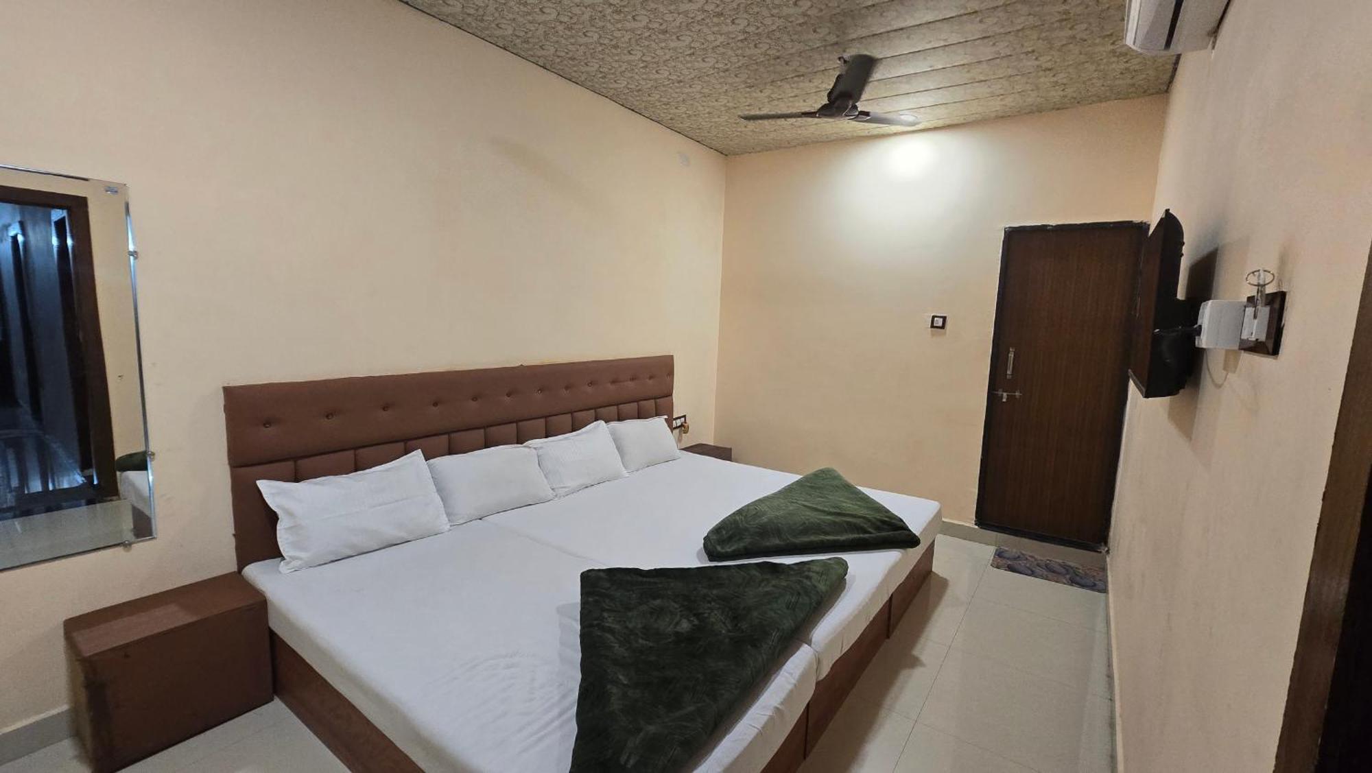 Hotel Maheshwari Green'S Ujjain Dış mekan fotoğraf