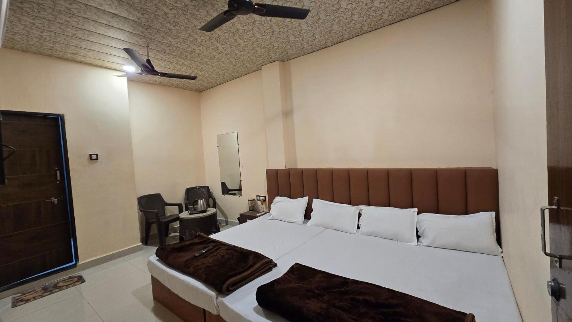 Hotel Maheshwari Green'S Ujjain Dış mekan fotoğraf