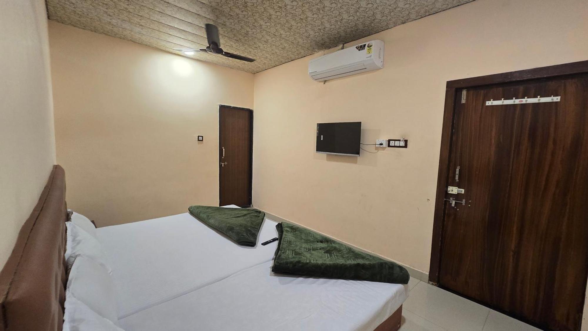 Hotel Maheshwari Green'S Ujjain Dış mekan fotoğraf