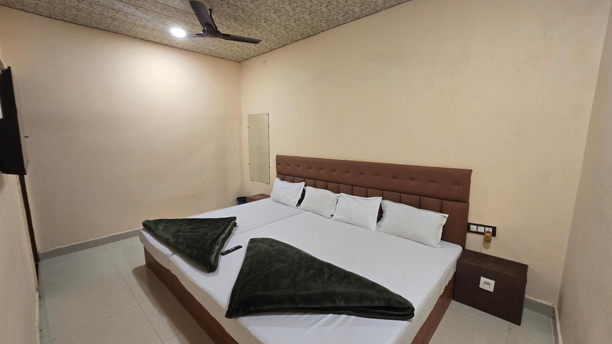 Hotel Maheshwari Green'S Ujjain Dış mekan fotoğraf
